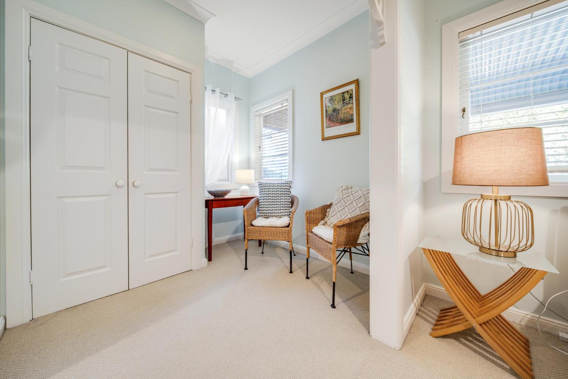 Whispering Pines Cottages Wentworth Falls Room photo