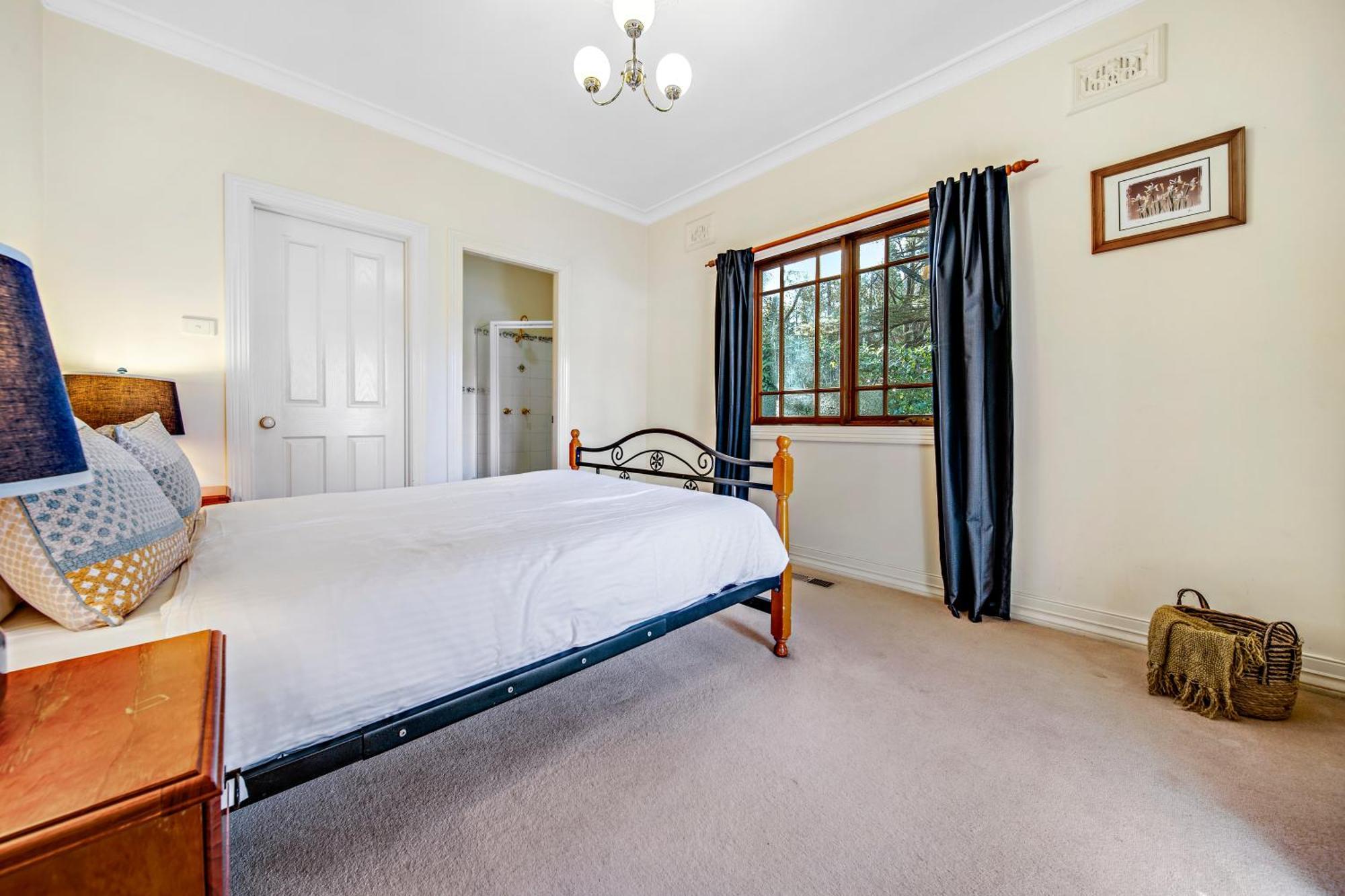 Whispering Pines Cottages Wentworth Falls Room photo